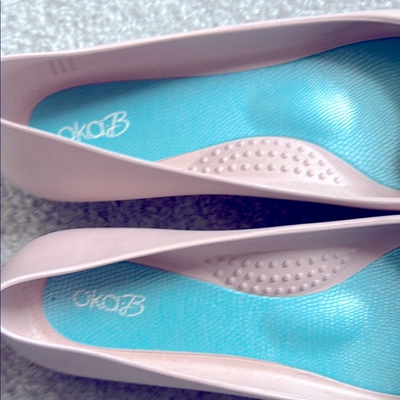 Elegant pink Flats with Crystal Embellishment - Picture 5 of 6